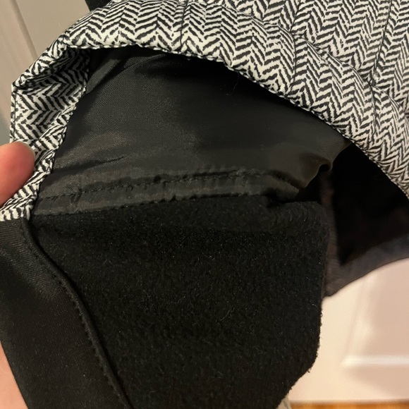 Vest - Picture 2 of 4